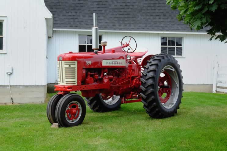 Tractor Antique
